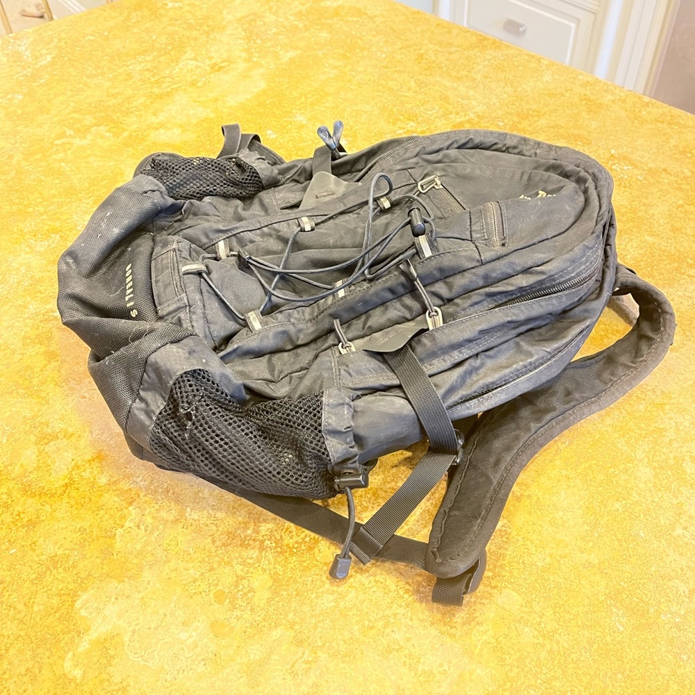 Backpack - Picture 4 of 6